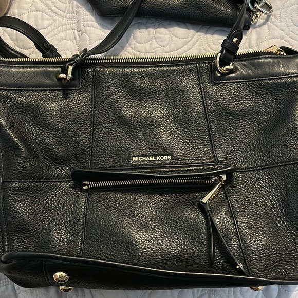 MICHAEL Michael Kors Handbags - Michael Kors black leather purse